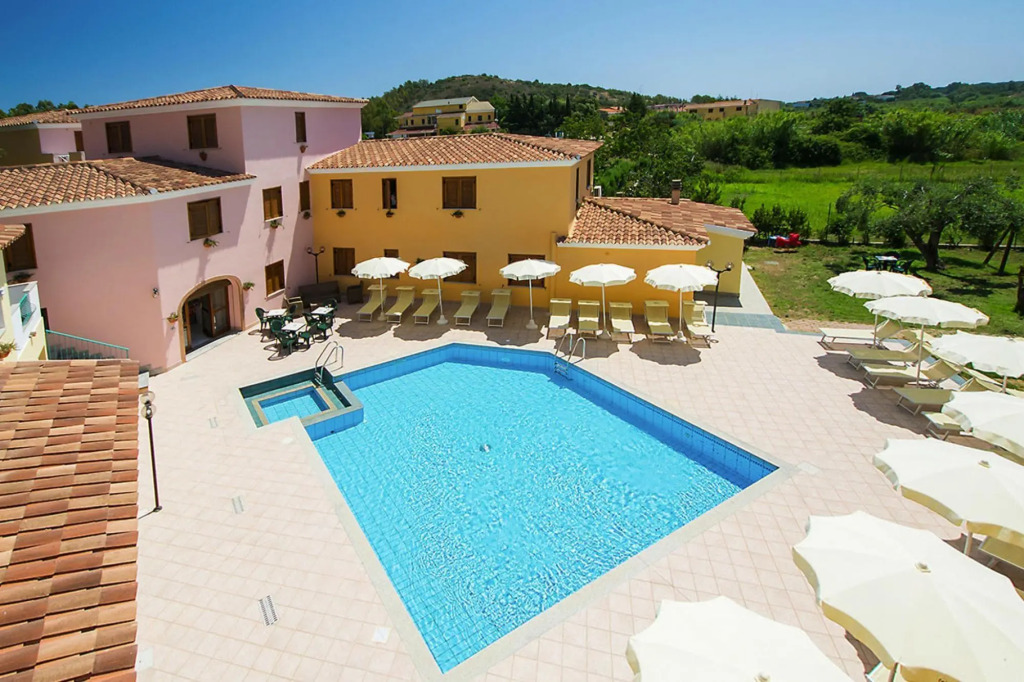 Flat close to stores in Sos Alinos