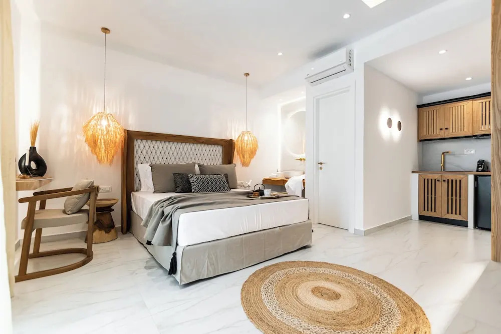 V Luxury Apartments Naxos