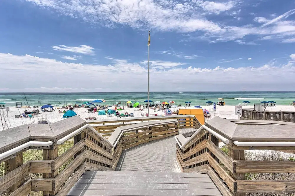 Winter Getaway: Destin Condo by Golf & Dining
