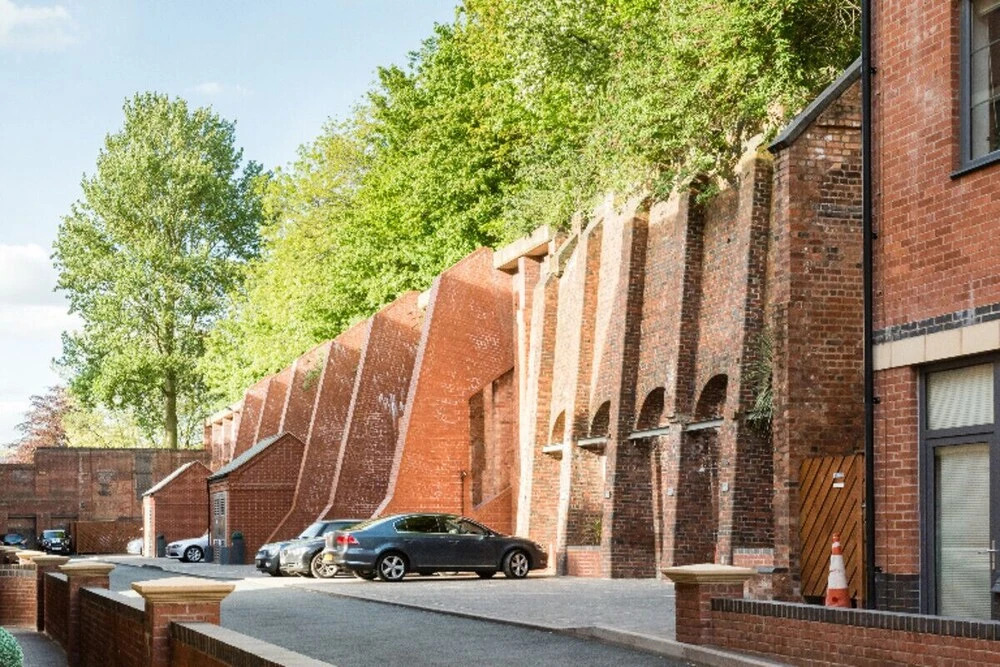 The Warehouse Loft - Trendy Converted Warehouse 3BDR