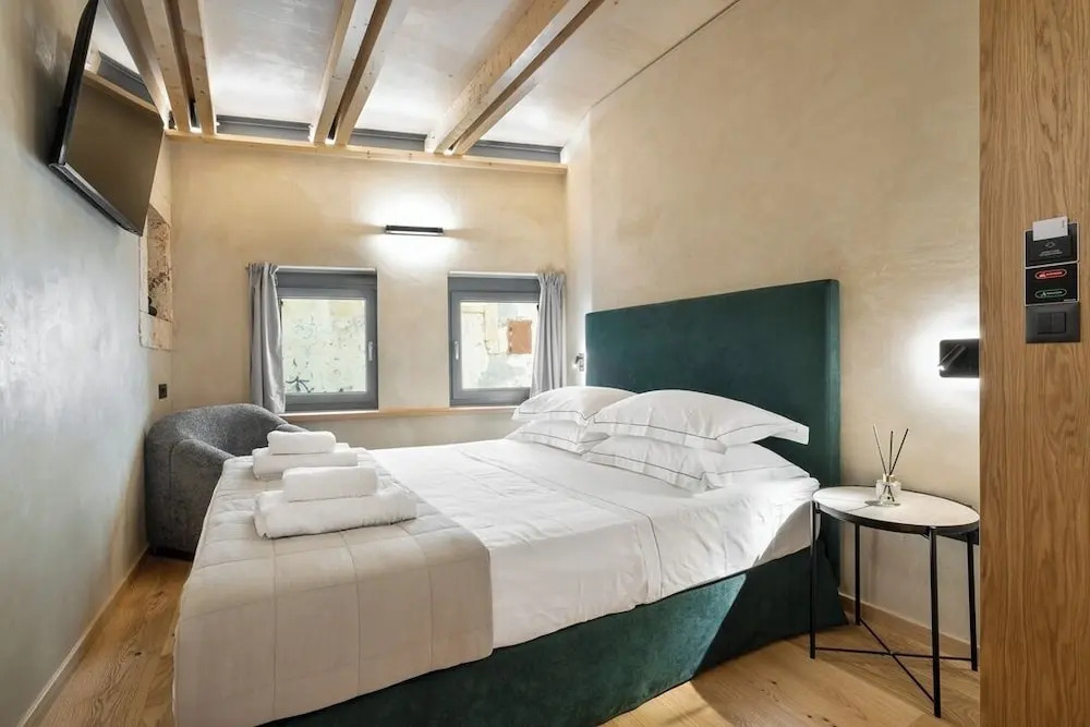 Poem Suites
