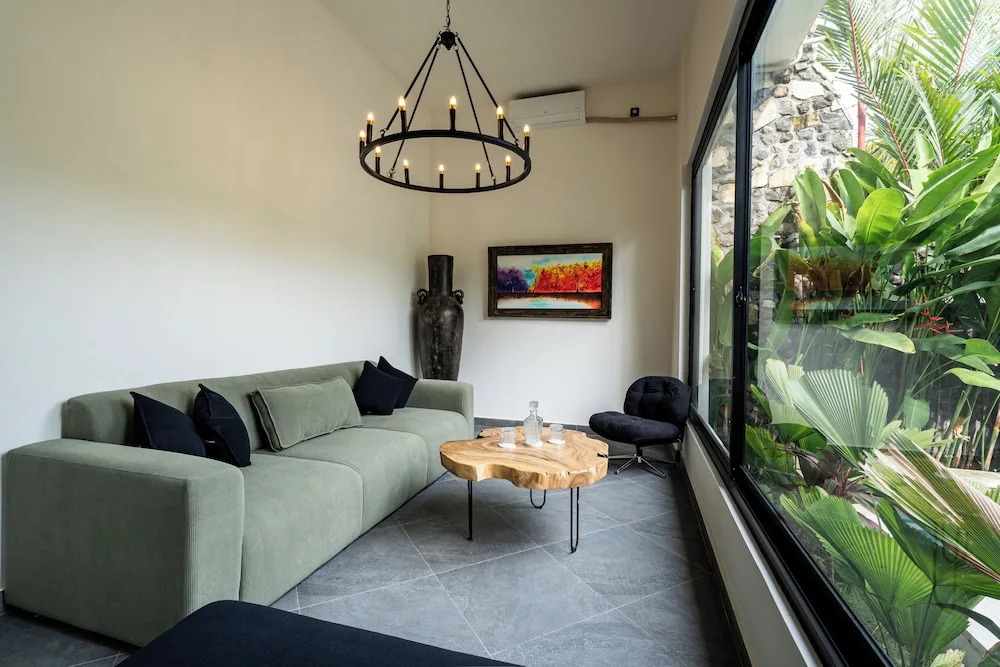 Orfeas Villas 1 - Luxury 2BR Canggu Private Pool, Rooftop Lounge