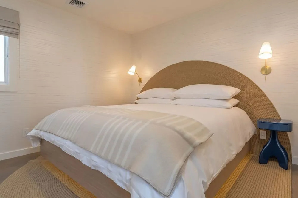 The Shoals Suites & Slips