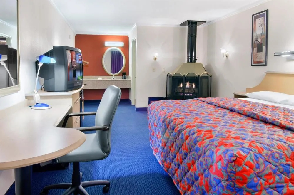 Motel 6 Gatlinburg Smoky Mountains