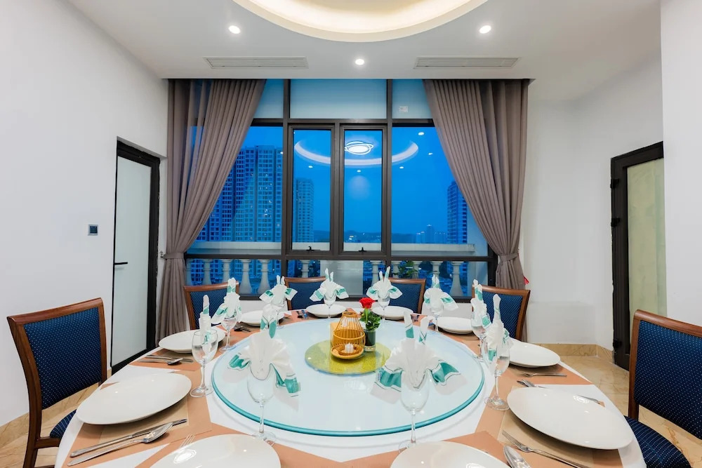 Hạ Long New Century Hotel