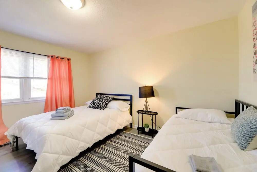 Walk to Atlantic Beach: Townhome w/ Patio!
