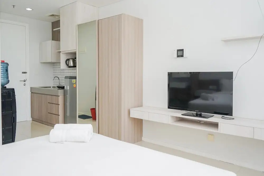 Cozy with Modern Style Studio Paddington Heights Apartment near Alam Sutera