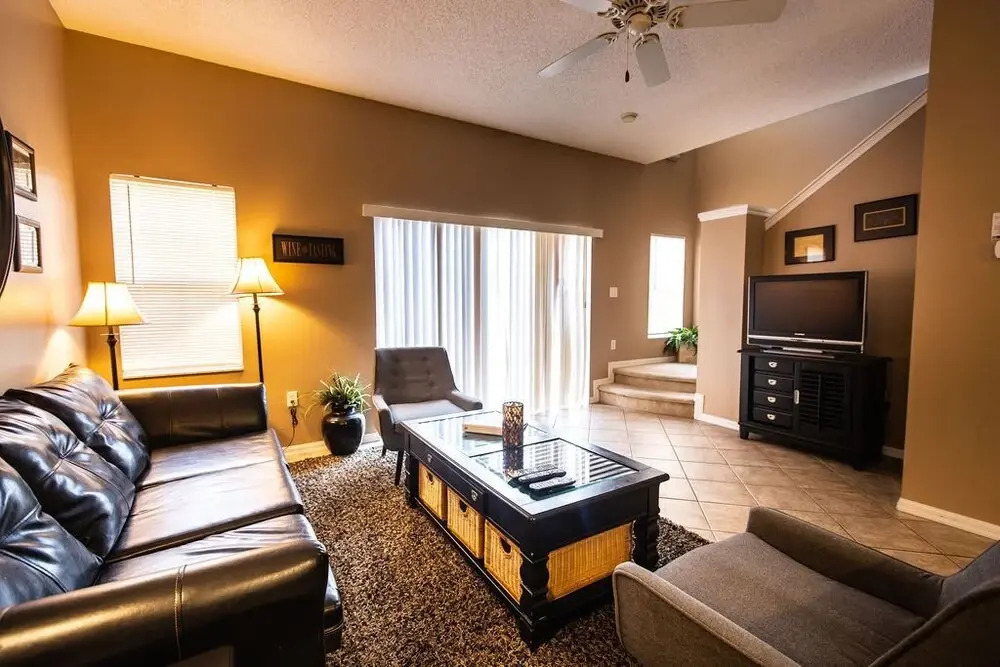 Cozy - Adorable 3 Bed 2.5 Bath Townhouse 1015