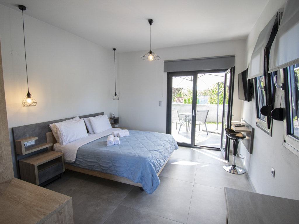 TheaSea Luxury Suites- Studio Suite 1
