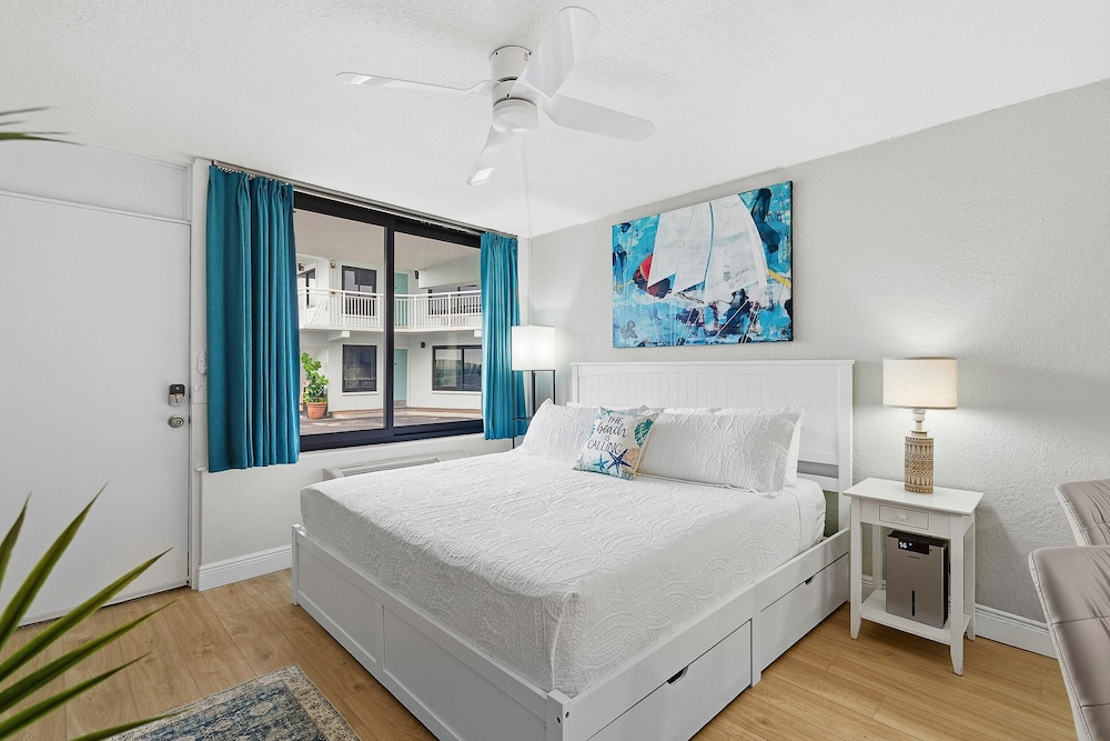 Ocean Breeze Resort 106