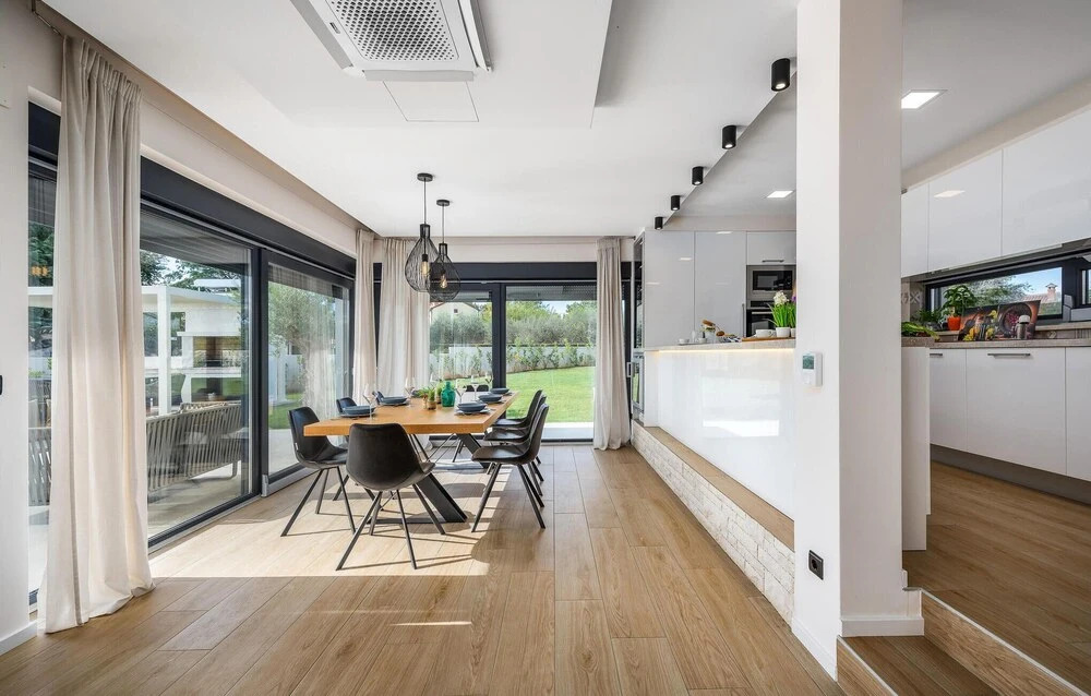 Amazing Home in Jehnici With 4 Bedrooms, Outdoor Swimming Pool and Heated Swimming Pool