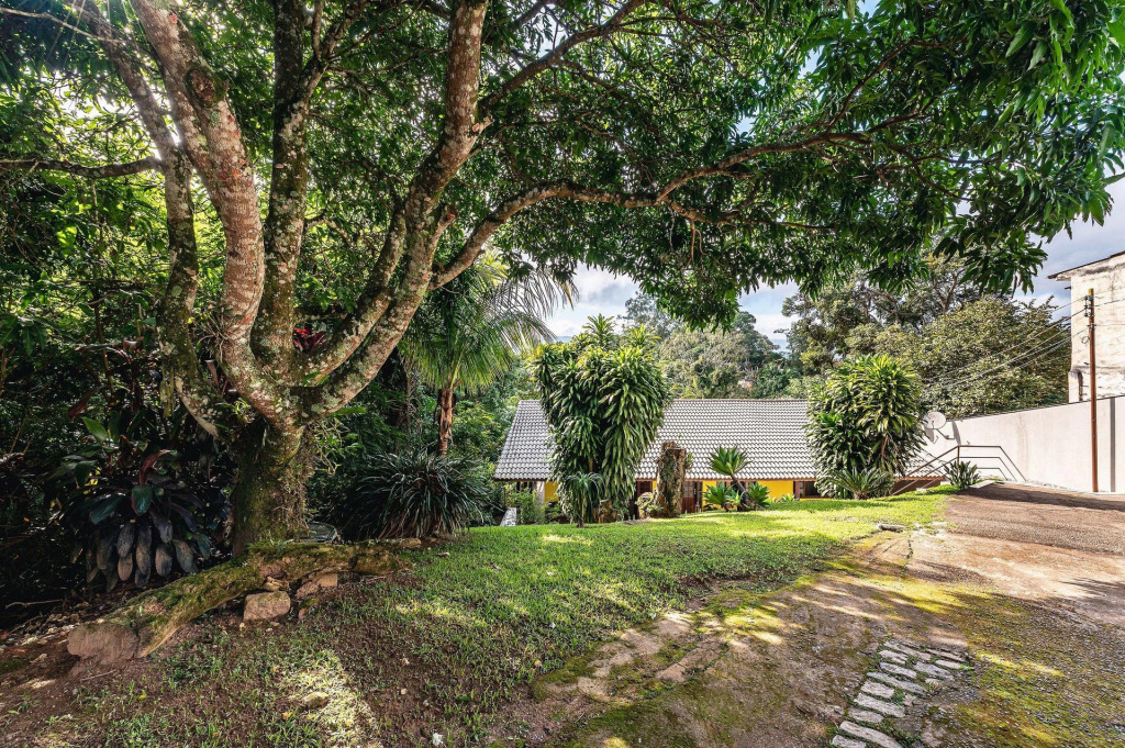 Refúgio e diversão para FAMÍLIAS a 60 min de SP - Piscina, Churrasqueira, wifi 300Mbps - PETFRIENDLY