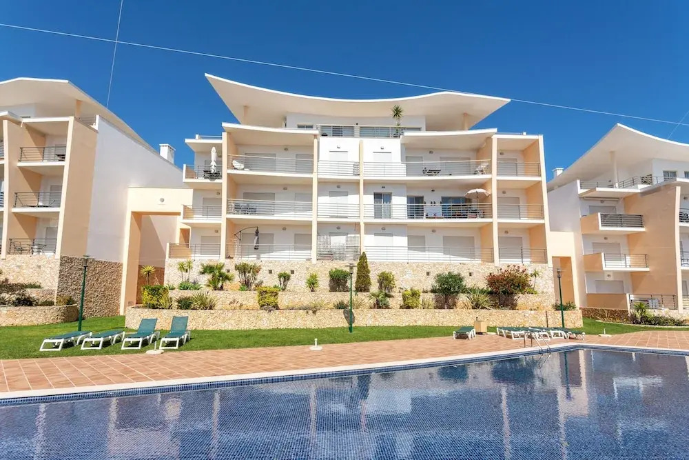 Sea view Apartment with 3 spacious Terraces & 2 Swimming pools