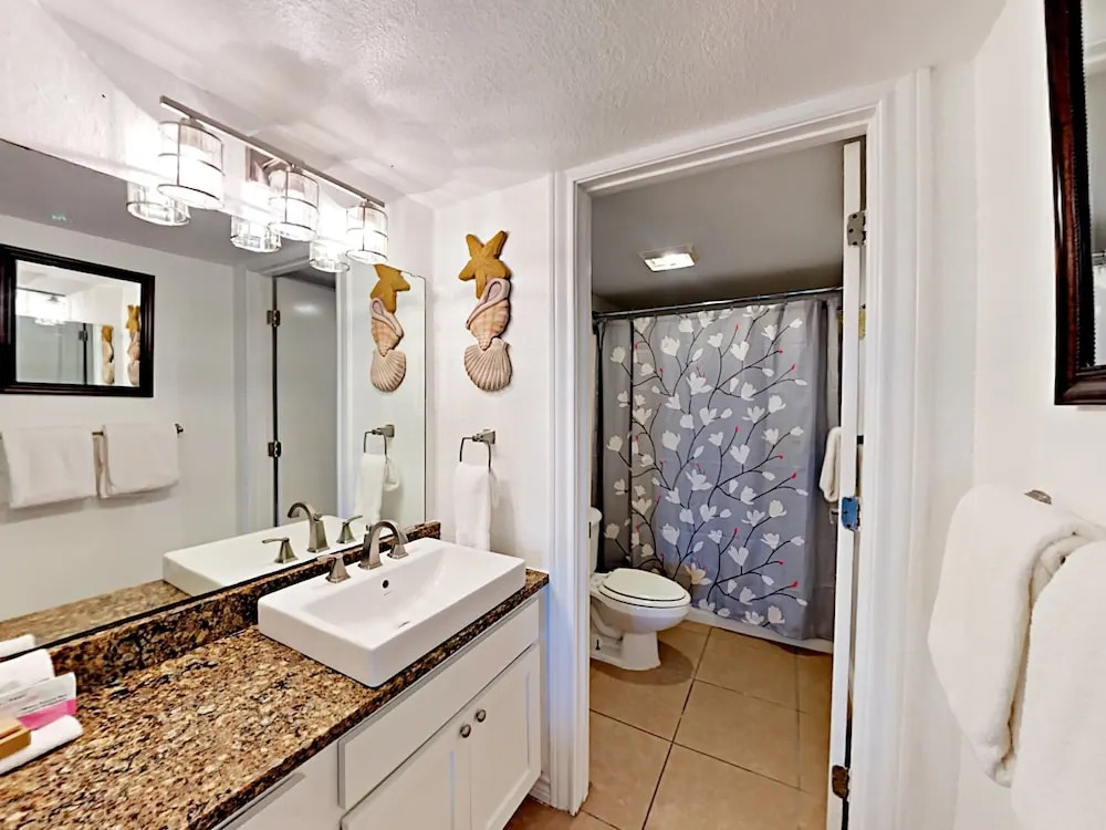 125 Sea Breeze - Studio Condo