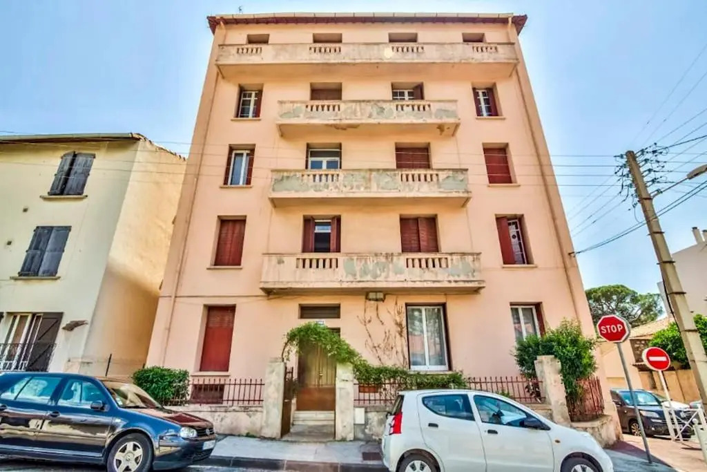 #1 Toulon CENTRE AU CALME, LUMINEUX, STATIONNEMENT FACILE