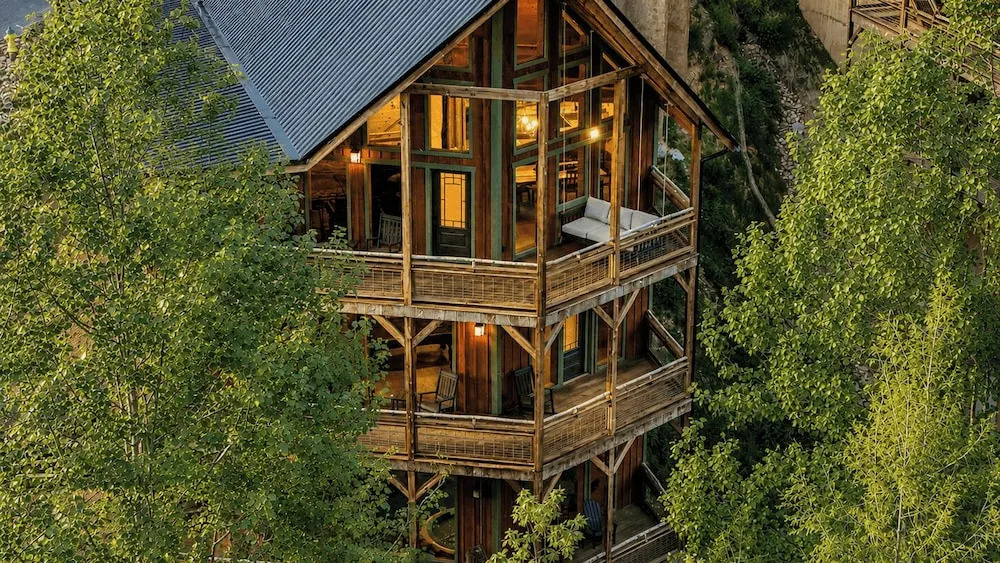 Birch Lodge by Avantstay Indoor Pool, Theater, Game Room & Stunning Views!