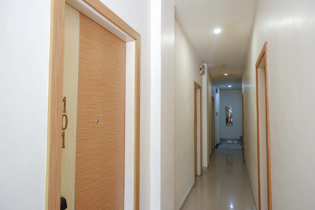 Urbanview Hotel Ruby Makassar