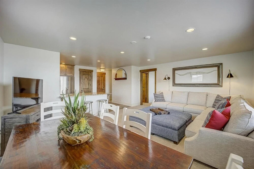Coopers Collection 34 - Resort Plaza 5037