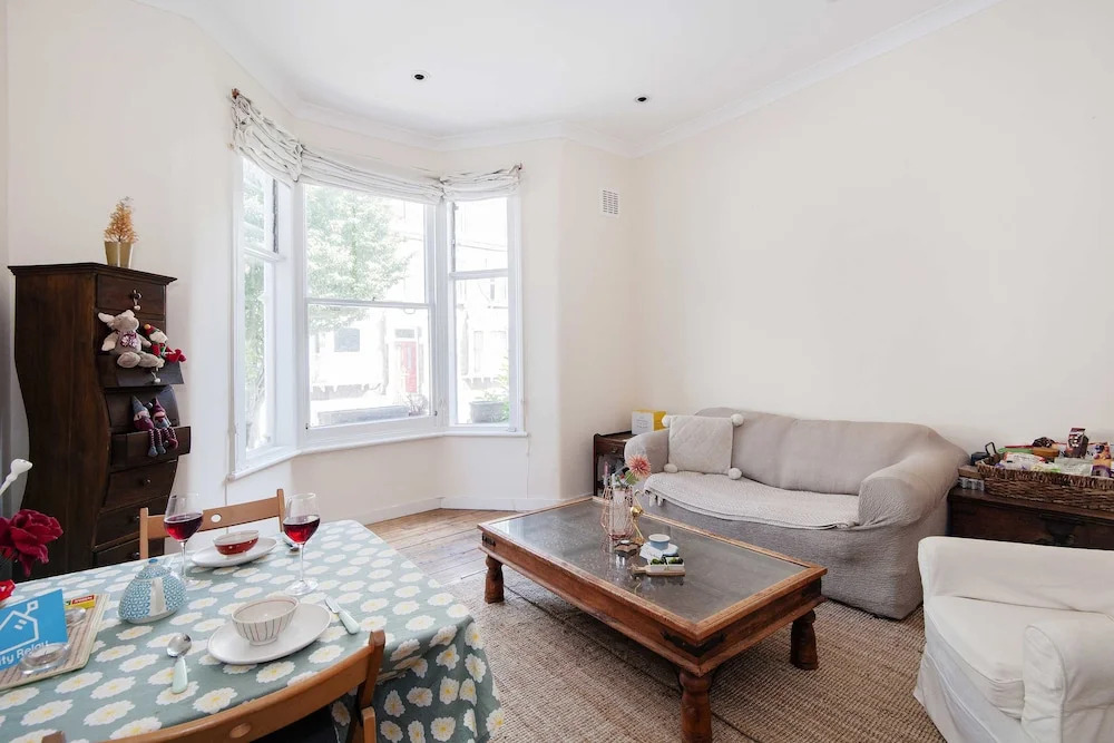 Bright Gratton Road Apartment - KV02