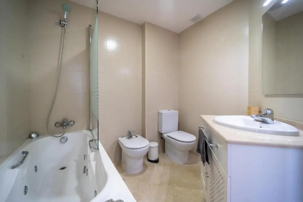 Exclusive 2 Bed 2 Bath Penthouse with Golf Views - DE2332EV