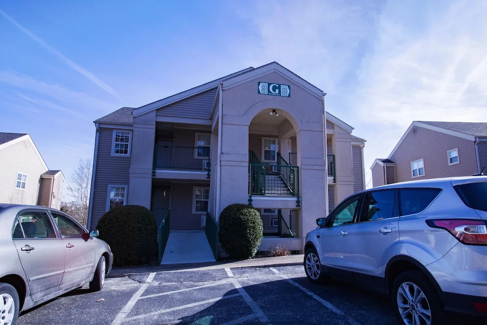 Overlook Grove - 2 Br Condo