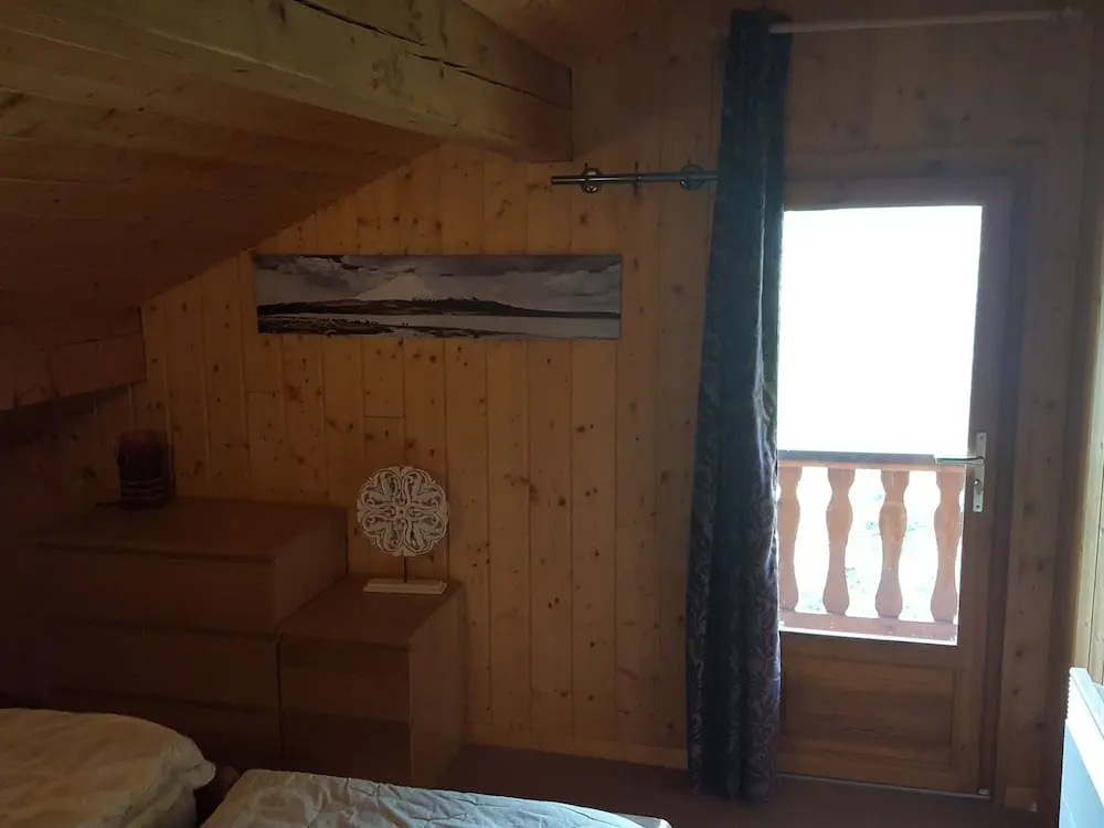 Chalet in Les Gets Near Ski Bus & Sauna