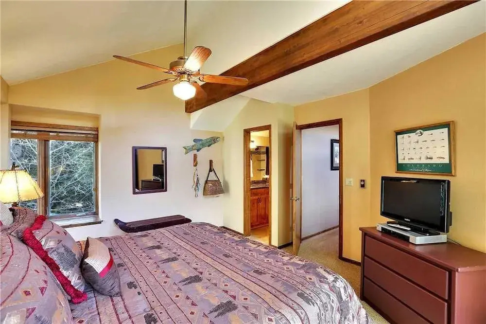 Hideaway Cabin House