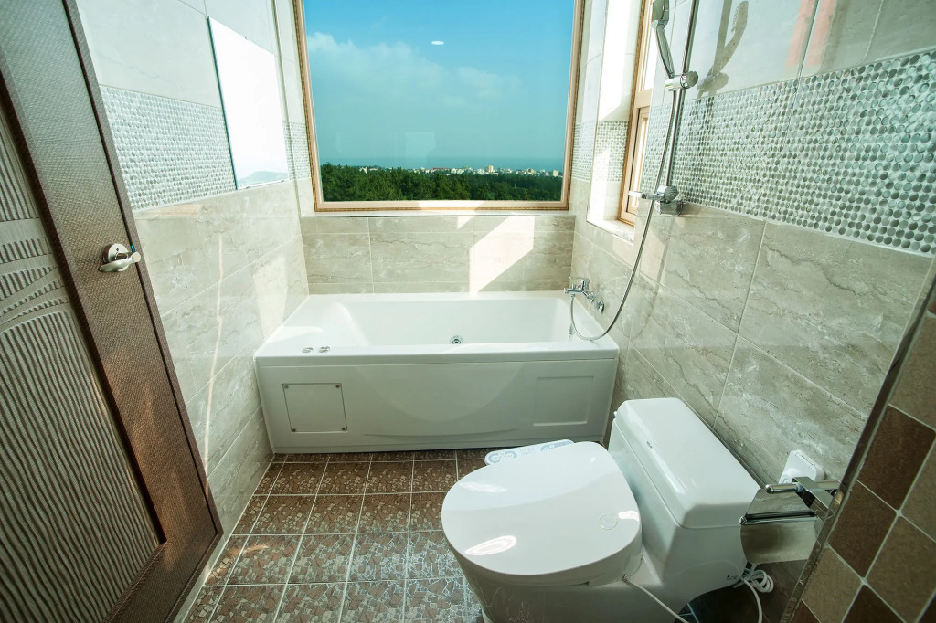 J View Hotel