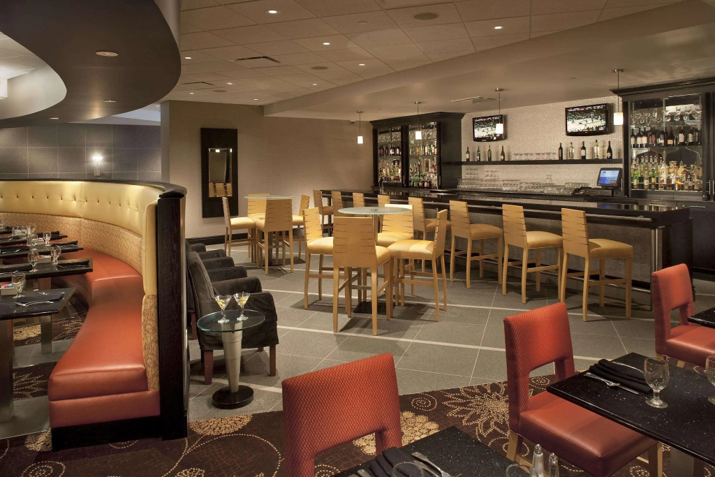 DoubleTree by Hilton Pittsburgh Monroeville Convention Center