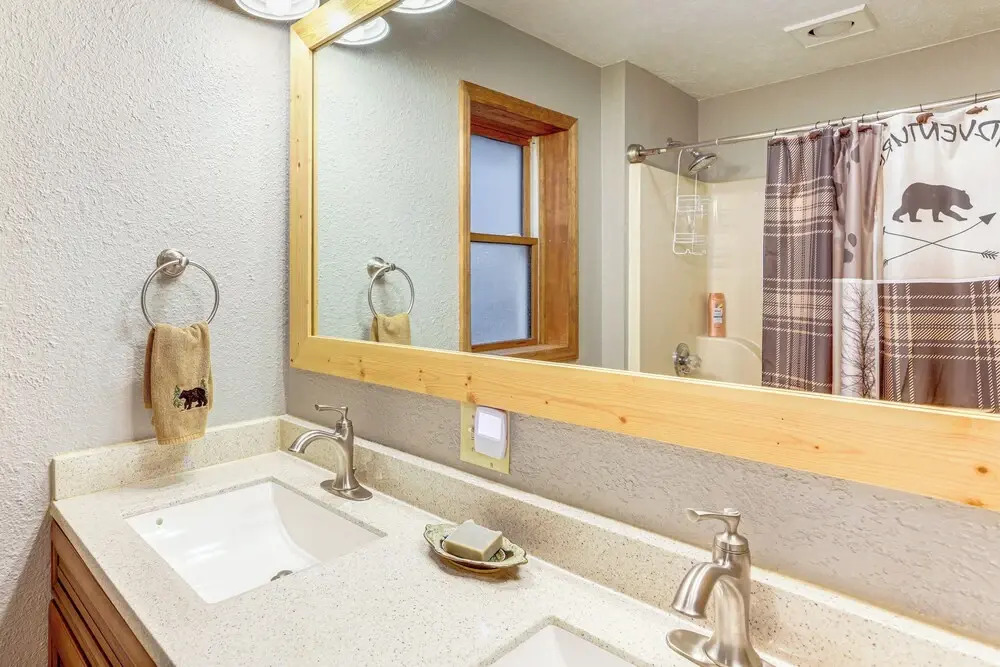 Woodland Gem w/ Pool Access: Linville Land Harbor