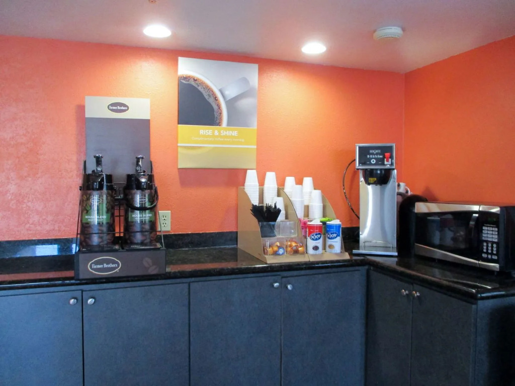 Rodeway Inn & Suites Rancho Mirage - Palm Desert Area