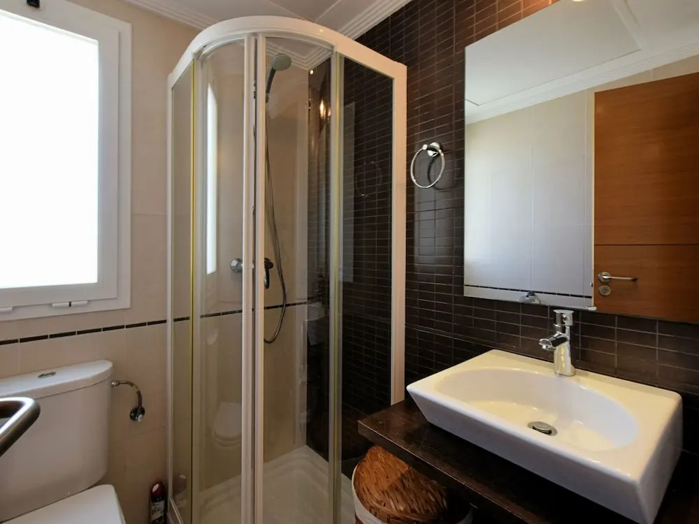 Comfortable apartment with sea views near Estepona, within walking distance from the sea