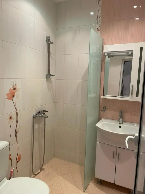Top Center 2-BR Apartment with lovely Outdoor Area