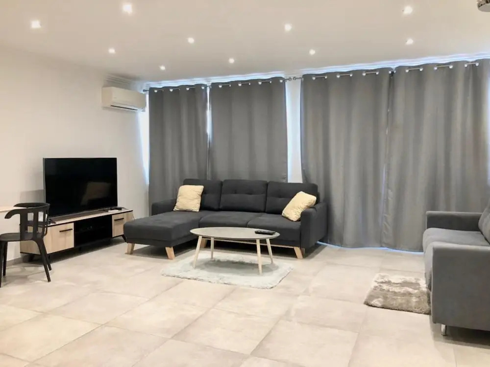 MyAgent studio moderne tout confort-carnot 10 min palais