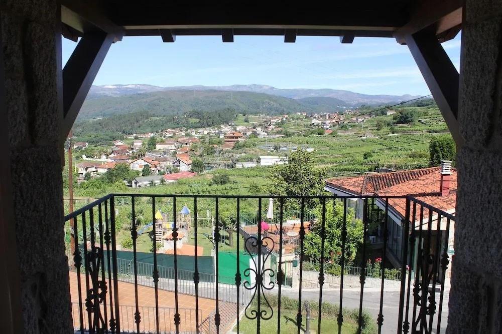 Casa A Chairiña y A Revolta