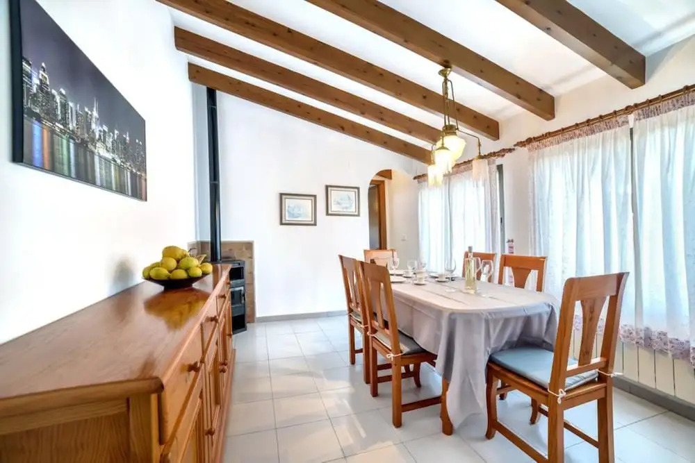 Villa - 7 Bedrooms with Pool and WiFi - 106439