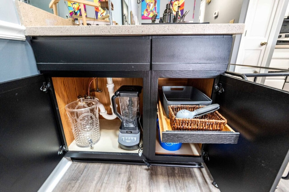 Rhythm Retreat Bar, Patio & Space for 10
