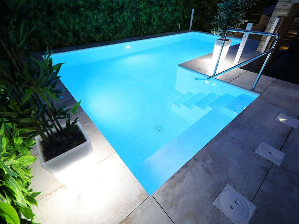 Fabulous Villa With Private Pool, Fenced Garden, Roofed Terrace, Great Location