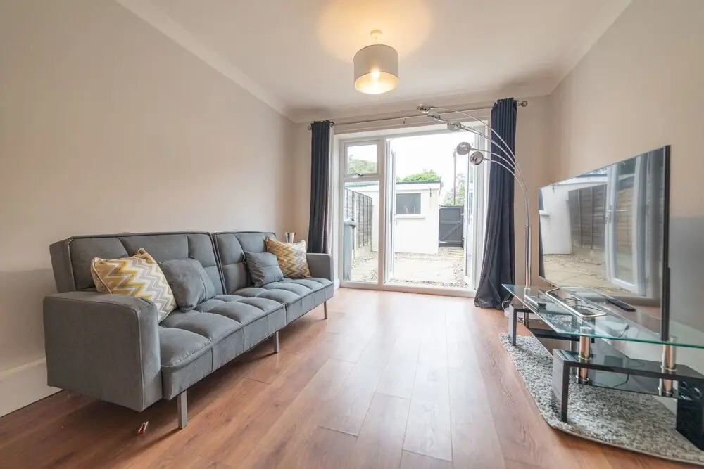 The Elk Suite Sasco Apartments