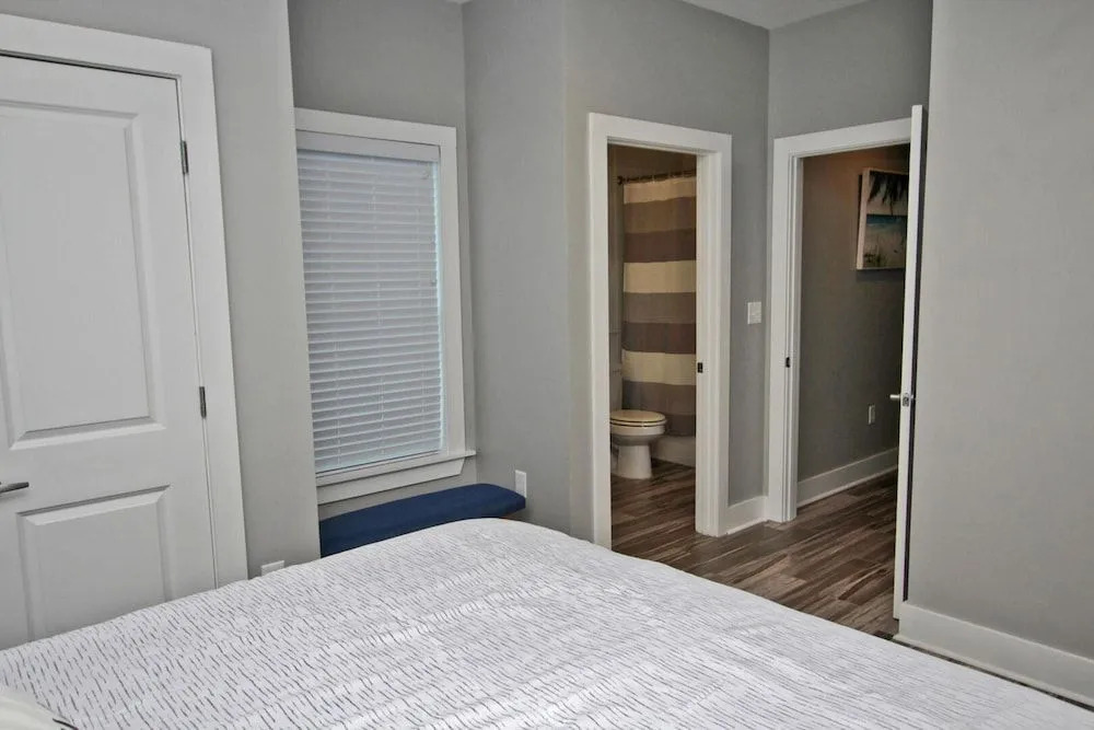 Hang 10 East Point Cottages Unit H by Youngs Suncoast