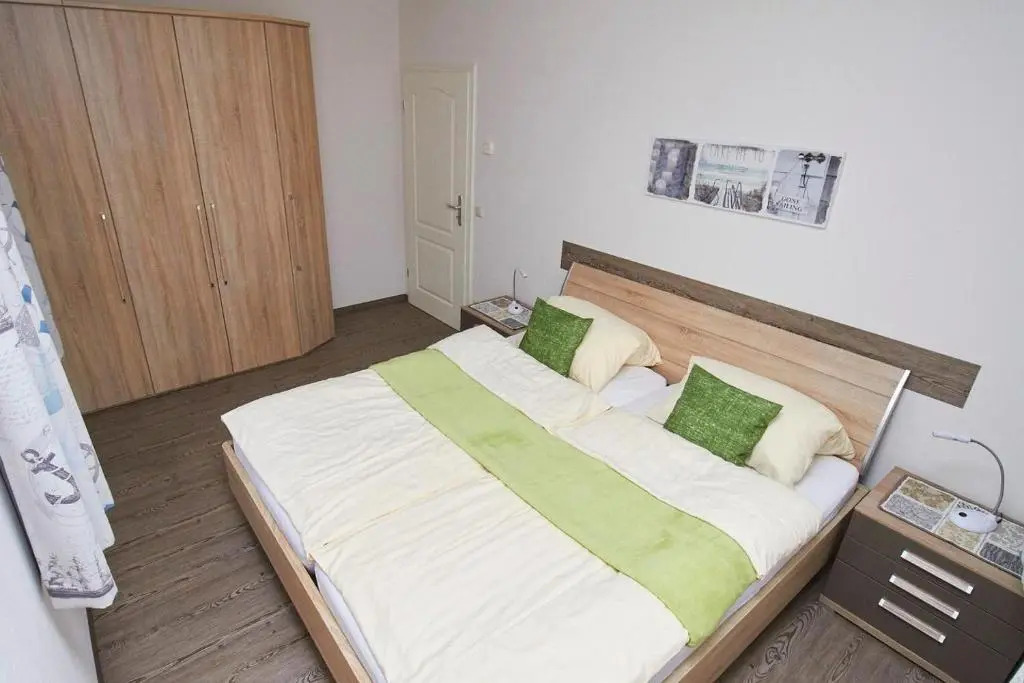 Neue Reihe 43 Villa Regulus EG