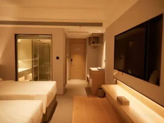 Crown Hotel Junyue