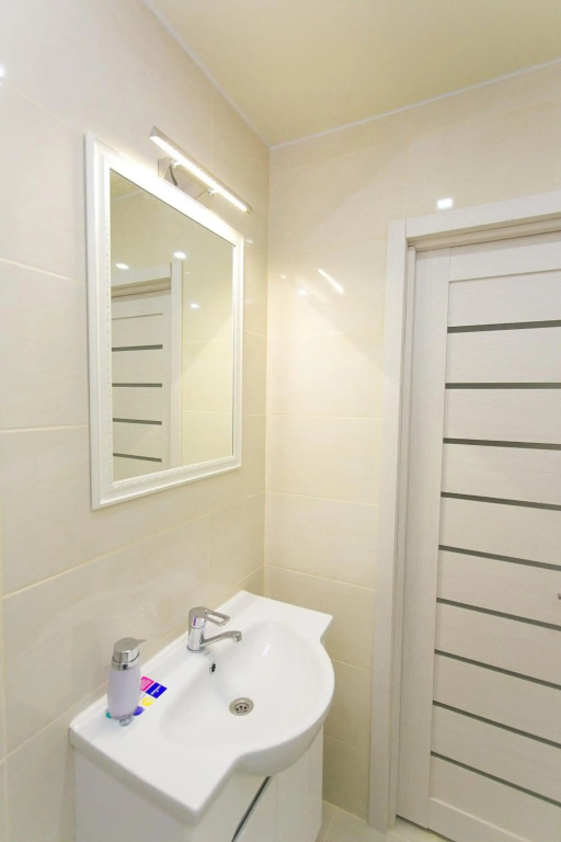 APARTlUX