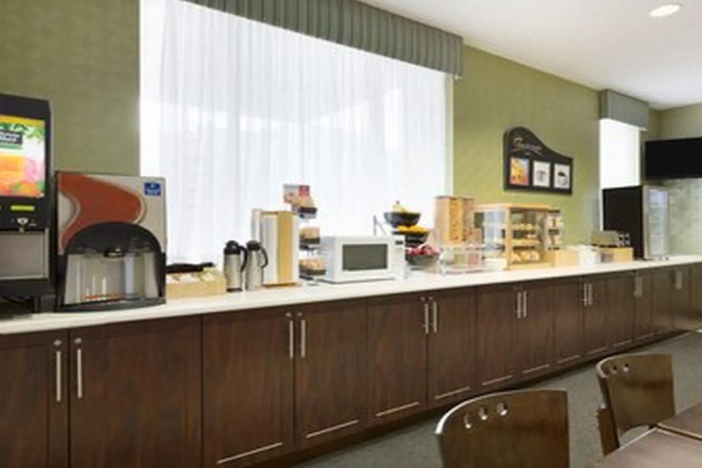 Days Inn by Wyndham Toronto East Beaches