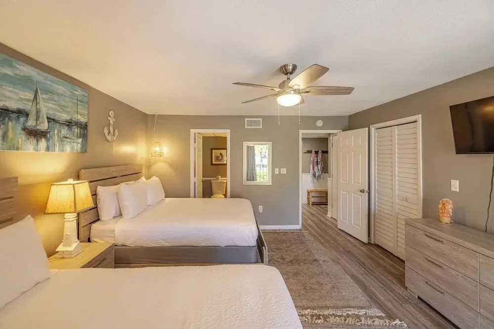 2BR Condo in Edgewater Resort With Golf, Tennis, Pools & Free Tram Service!