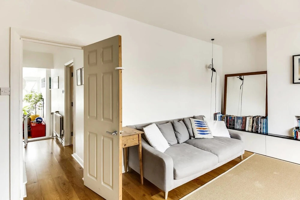 Spacious 3 Bedroom Home in North London W/terrace