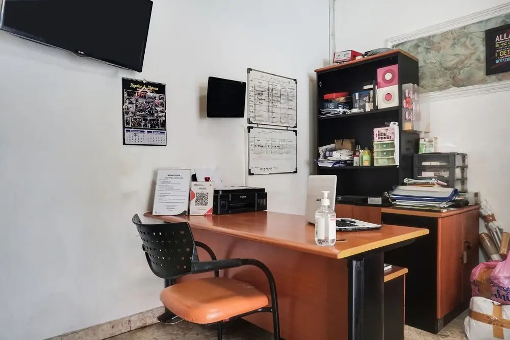 OYO 91754 Wisma Tiqita Syariah Near Pasar Tanah Abang
