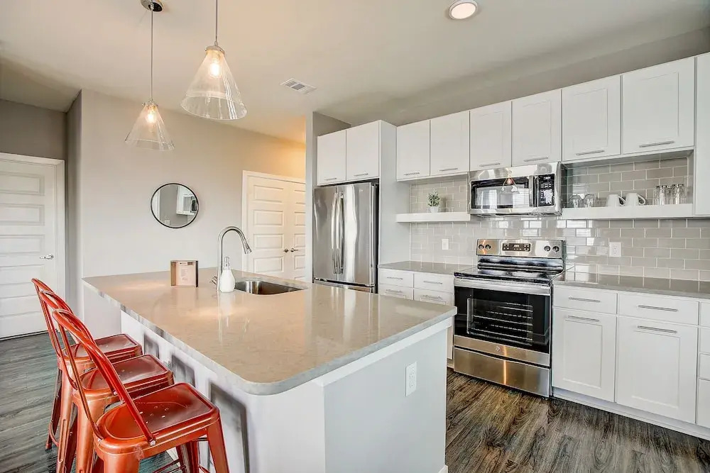 FRONTDESK Five Two At Highland Apts Downtown Austin