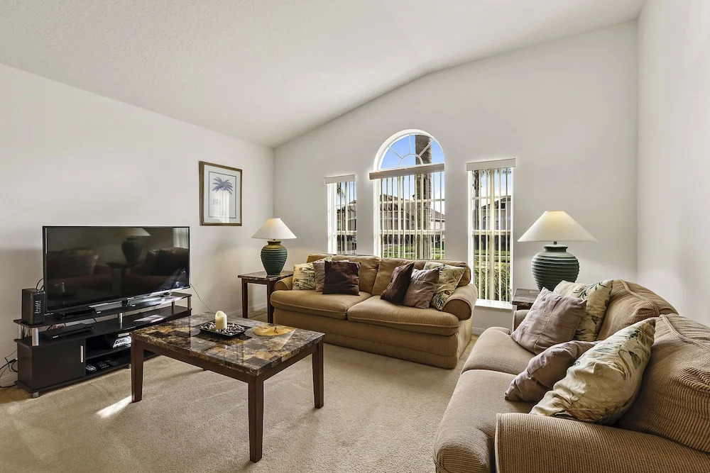 3 Bed Private Rear Games Room Gated Community