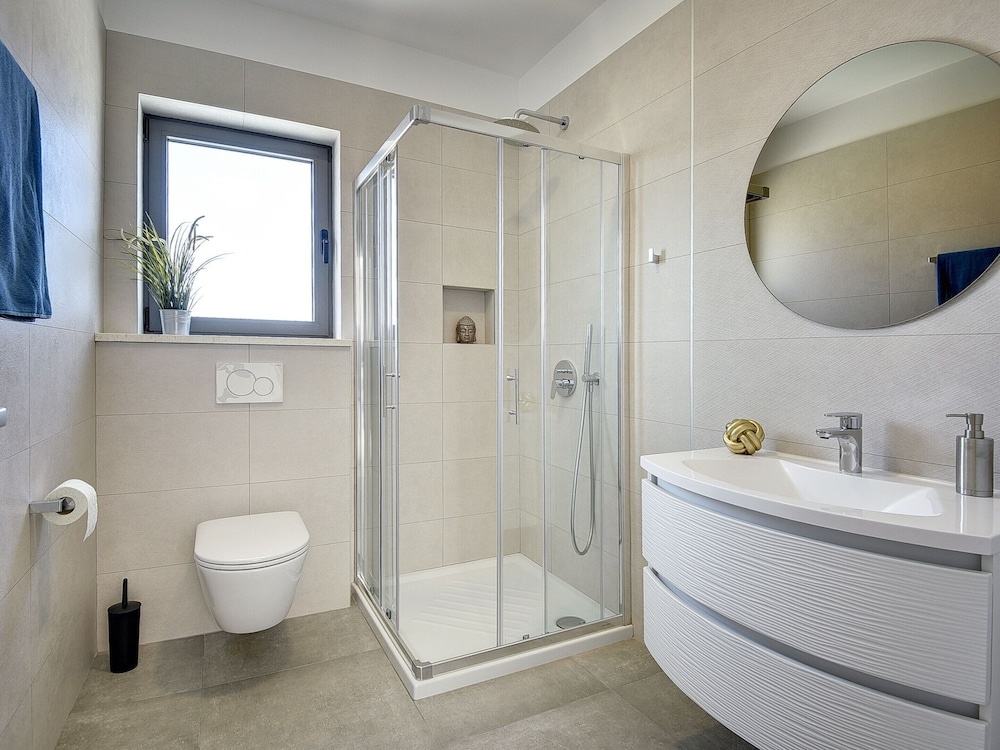 Villa Pomer with a private Swimming pool near the Sea